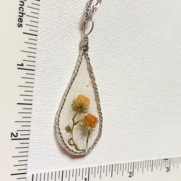 Fall floral necklace, amulet - Picture 2 of 2